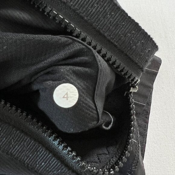 Lululemon Run: Bandit Jacket Reflective Black Size 4 - Picture 9 of 13